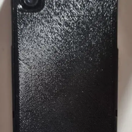Obal na iPhone z TPU – obal nasadený na telefóne – zadná strana